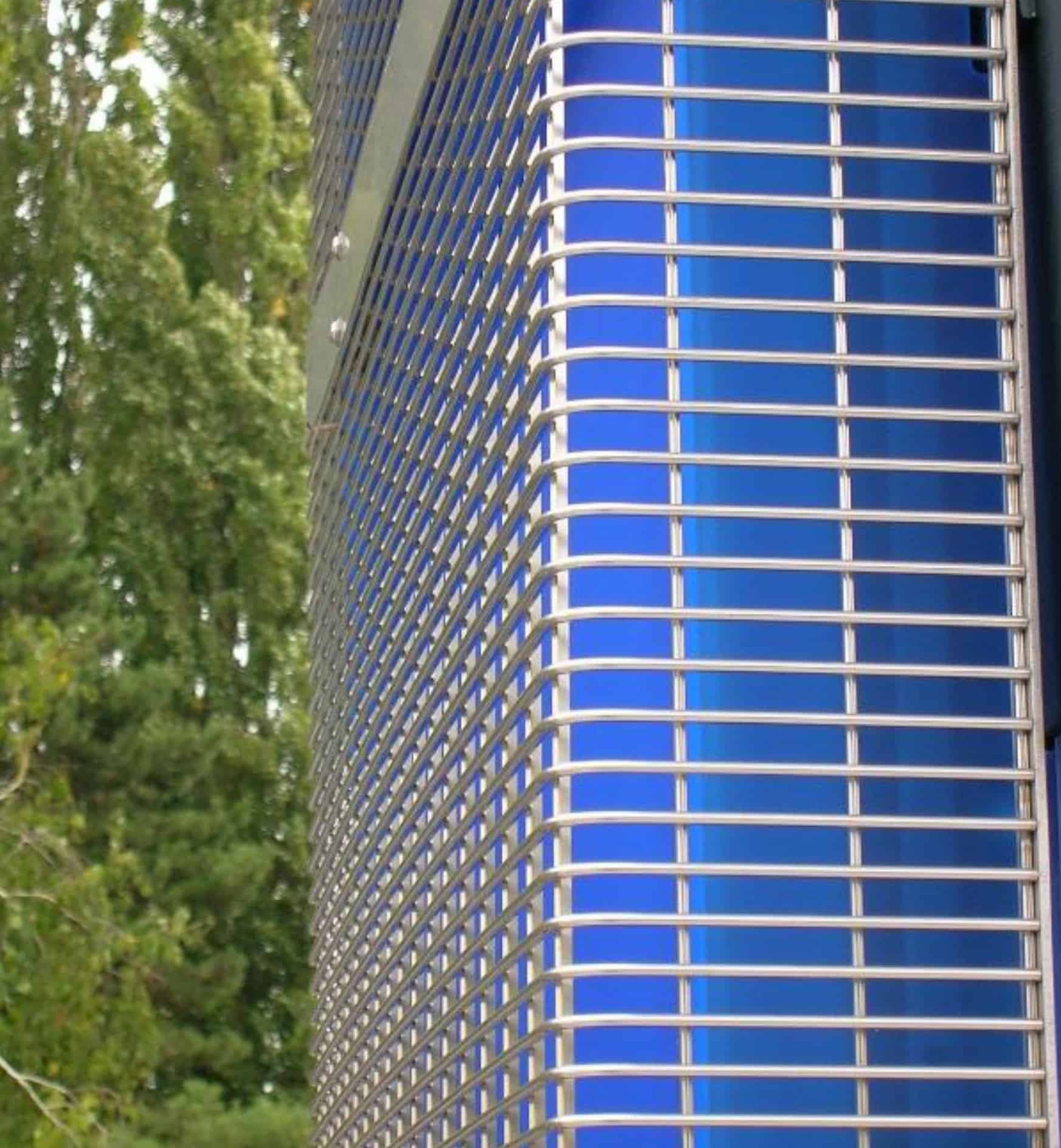 Grilles inox Euroslot idéales pour le paysagisme