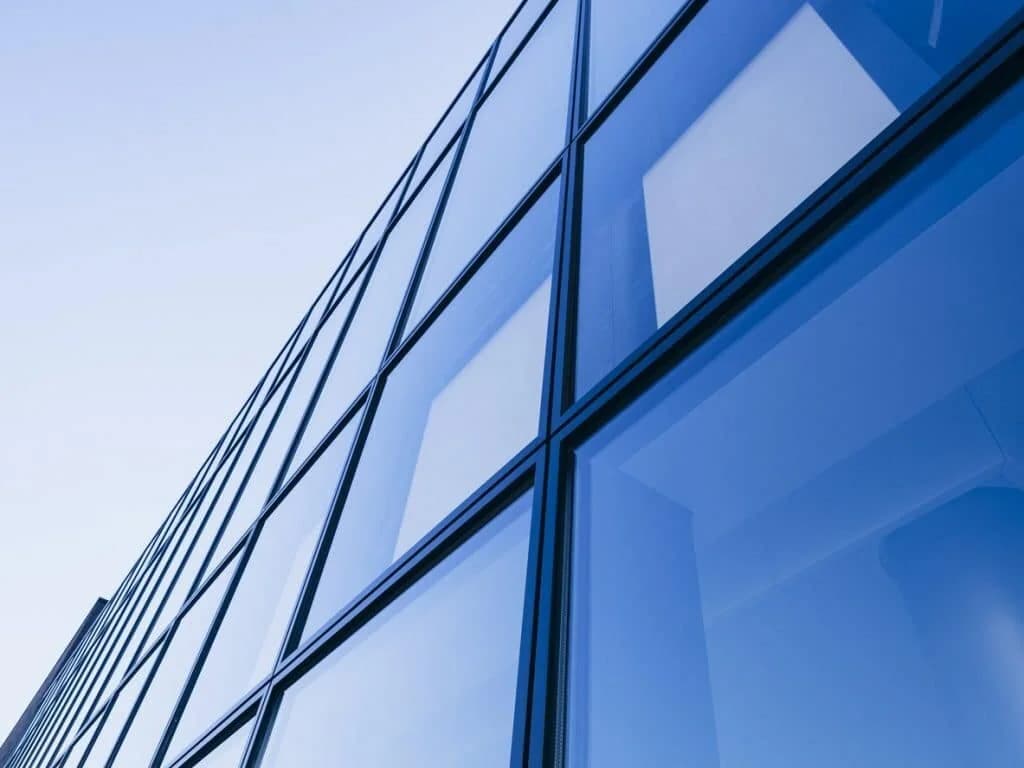 VITRAGES GRANDES DIMENSIONS ET CONTROLE SOLAIRE - POSSIBLE KELIOS